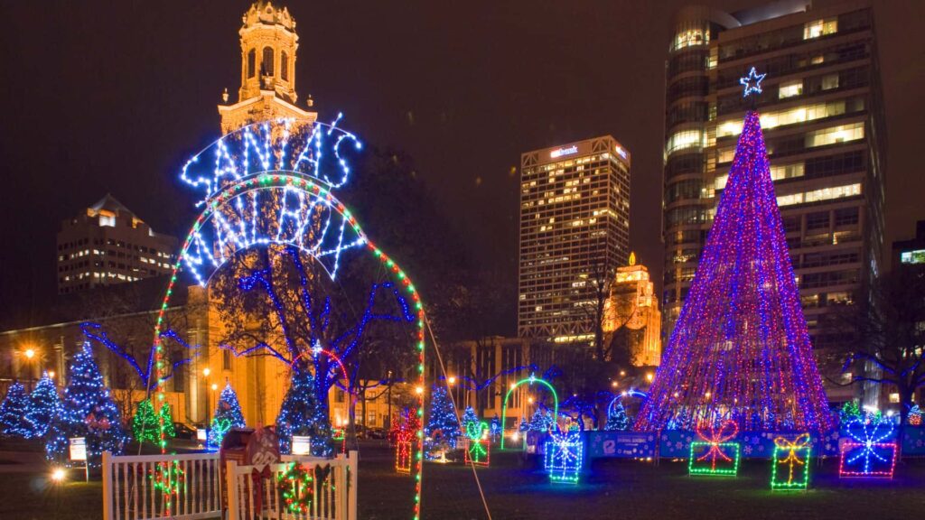 Cathedral Square Milwaukee Christmas Lights