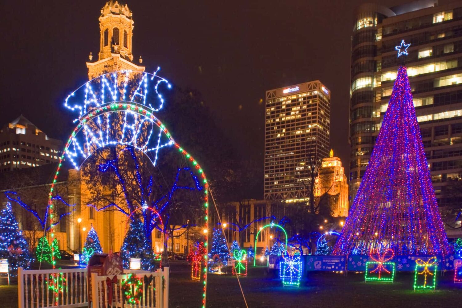 Cathedral Square Milwaukee Christmas Lights